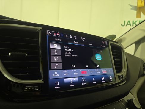 Certified 2022 Chrysler Pacifica Touring-L FWD image 21
