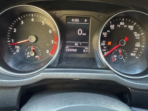 Used 2016 Volkswagen Passat 1.8T S image 16