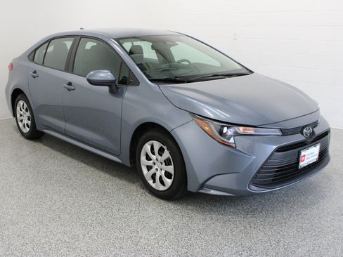 Used 2026 Toyota Corolla LE FWD image 4