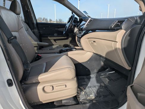 Used 2017 Honda Pilot Touring image 30