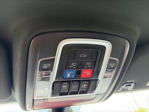 Used 2024 RAM 2500 Laramie w/ Sport Appearance Package image 17