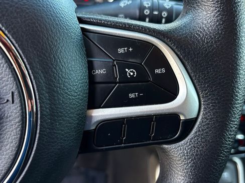 Used 2018 Jeep Compass Sport FWD image 19