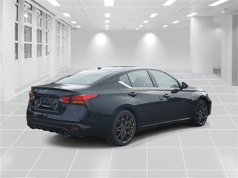 New 2025 Nissan Altima 2.5 SR image 5