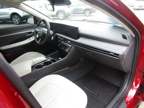 Used 2024 Hyundai Sonata SEL AWD/4WD image 13