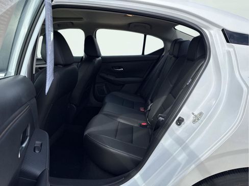 Used 2023 Nissan Sentra SR w/ SR Premium Package FWD image 17