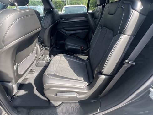 New 2025 Jeep Grand Cherokee L Altitude image 24