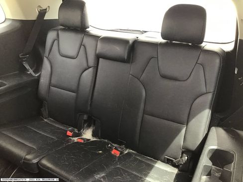 Used 2021 Kia Telluride LX FWD image 9