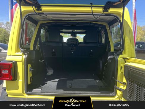 Used 2022 Jeep Wrangler Unlimited Rubicon w/ Xtreme Recon 35" Tire Package image 8