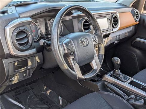Used 2018 Toyota Tacoma SR5 image 10