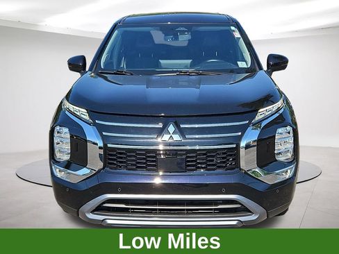 Used 2025 Mitsubishi Outlander SE AWD/4WD image 2