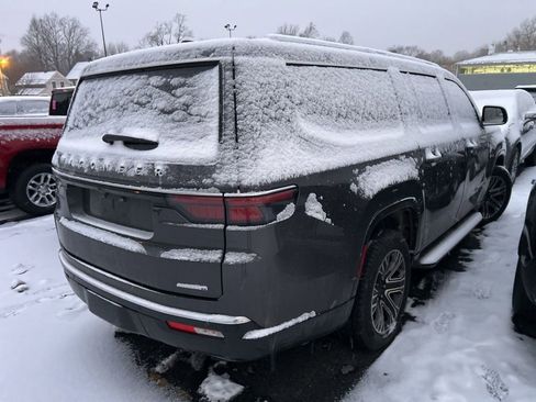 Used 2024 Jeep Wagoneer L Series II w/ Flexible Seating Group image 3