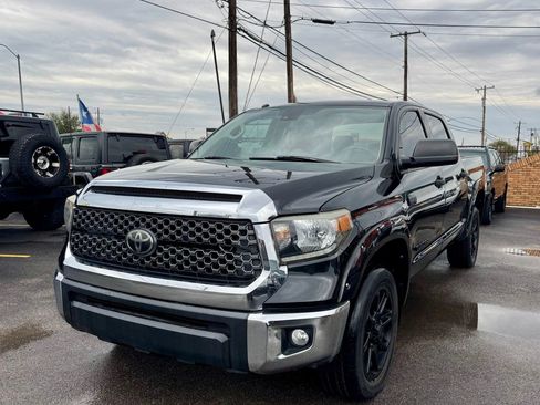 Used 2019 Toyota Tundra SR5 w/ SR5 Upgrade Package AWD/4WD image 12