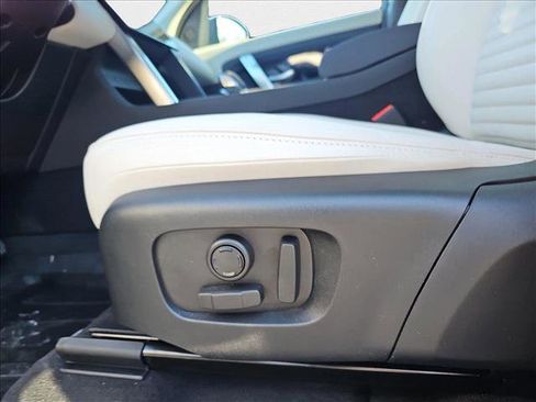 New 2025 Land Rover Discovery Sport S image 28