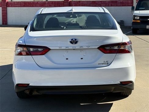 Used 2024 Toyota Camry LE image 5