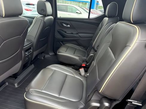Used 2023 Chevrolet Traverse Premier AWD/4WD image 21