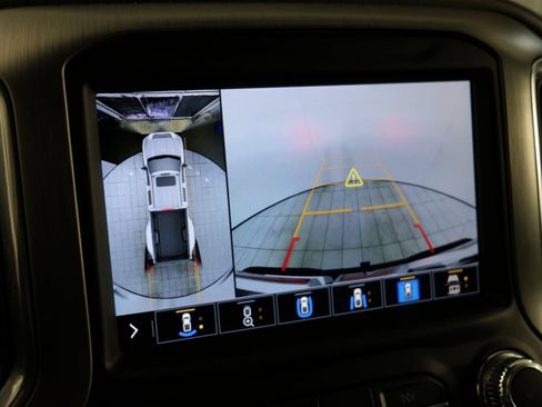 Used 2022 GMC Sierra 3500 Denali image 7