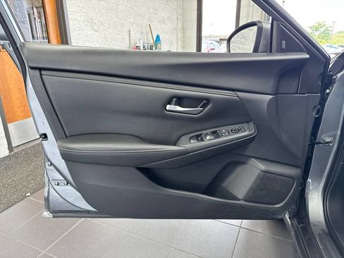 Used 2025 Nissan Sentra SV FWD image 31