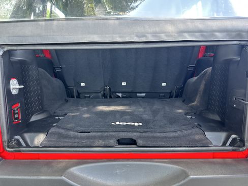 Used 2015 Jeep Wrangler Unlimited Sport AWD/4WD image 30