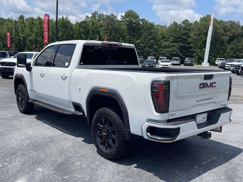 Used 2024 GMC Sierra 2500 AT4 w/ AT4 Premium Plus Package AWD/4WD image 4