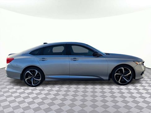 Used 2022 Honda Accord Sport image 2