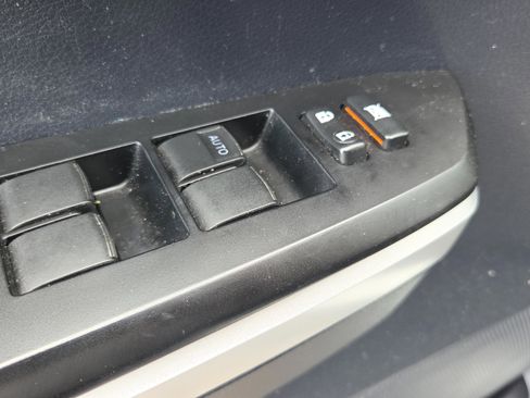 Used 2016 Toyota Tundra image 27