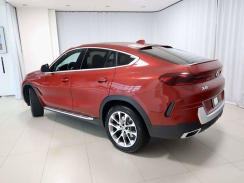 Used 2022 BMW X6 xDrive40i w/ Executive Package AWD/4WD image 3