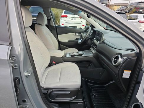 Used 2023 Hyundai Kona SE w/ Cargo Package image 11