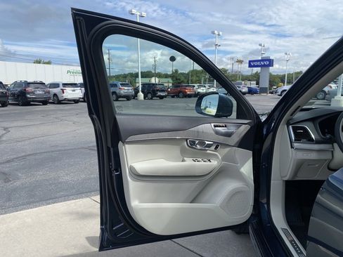 Used 2025 Volvo XC90 T8 Plus w/ Protection Package Premier image 12