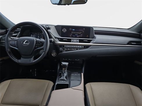 Used 2019 Lexus ES 350 Luxury w/ Premium Package image 10