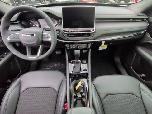 New 2026 Jeep Compass Latitude AWD/4WD image 14