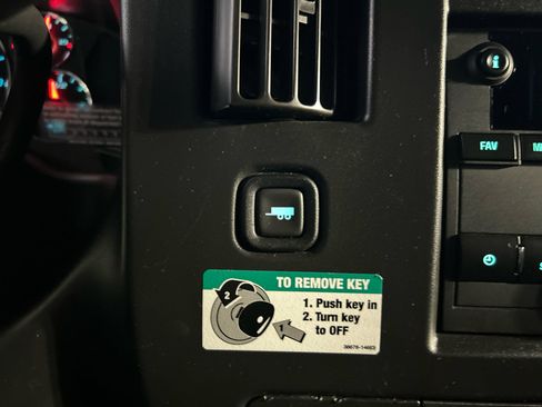 Used 2022 GMC Savana 2500 w/ Driver Convenience Package image 23