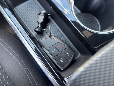 Used 2025 Chevrolet Equinox LT FWD image 25