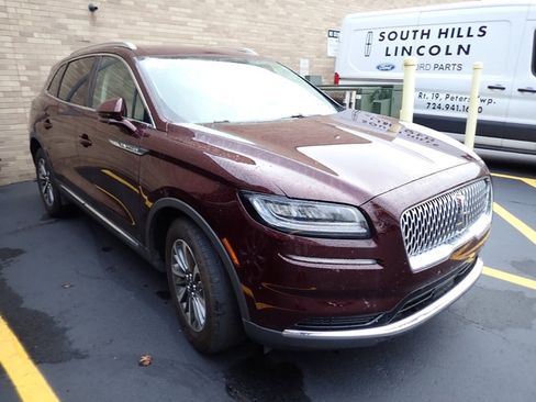 Used 2022 Lincoln Nautilus AWD w/ Premium Package image 4