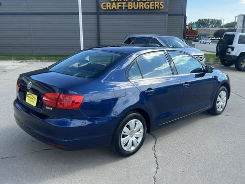 Used 2013 Volkswagen Jetta SE FWD image 3