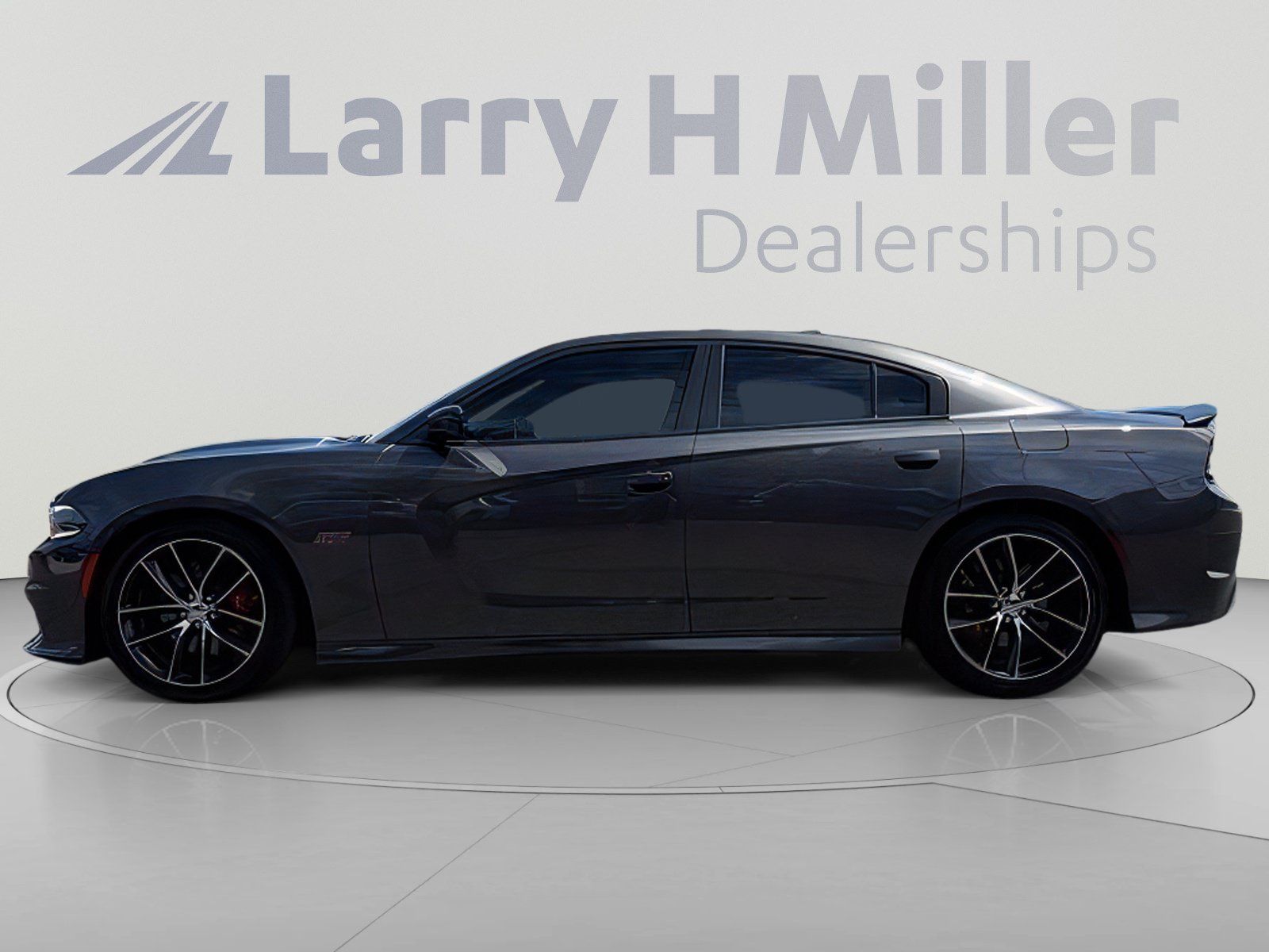 Used 2016 Dodge Charger R/T Scat Pack w/ Technology Group RWD image 3