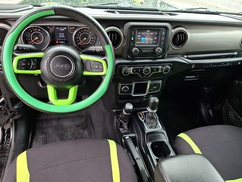 Used 2018 Jeep Wrangler Unlimited Sport AWD/4WD image 11