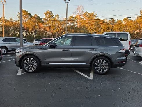 Used 2025 Lincoln Aviator 2WD image 10