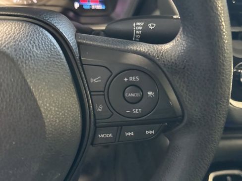 Used 2022 Toyota Corolla L image 33