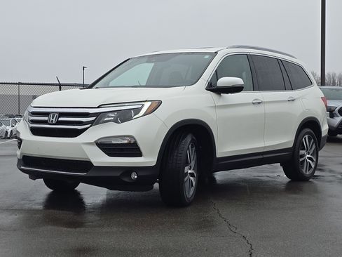 Used 2018 Honda Pilot Touring image 3