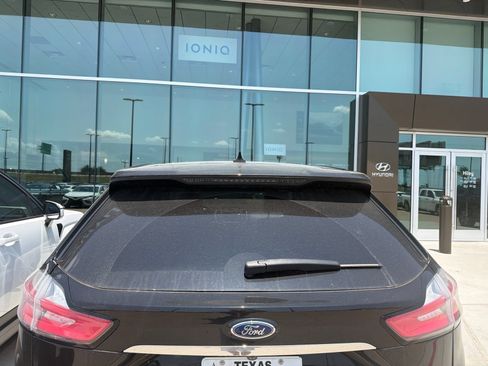 Used 2020 Ford Edge Titanium w/ Equipment Group 301A FWD image 6
