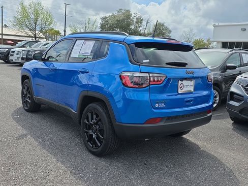 Used 2026 Jeep Compass Latitude AWD/4WD image 7