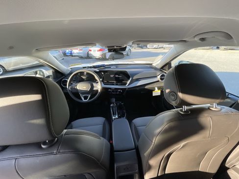 New 2025 Chevrolet Trax LT w/ Driver Confidence Package image 21