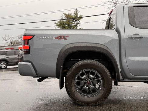 Used 2024 Nissan Frontier PRO-4X w/ Pro Premium Package image 11