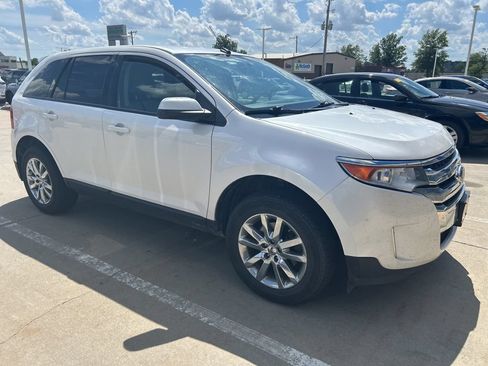 Used 2013 Ford Edge SEL FWD image 2
