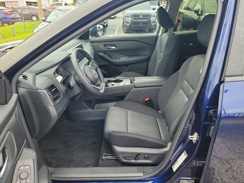 Certified 2024 Nissan Rogue SV FWD image 13