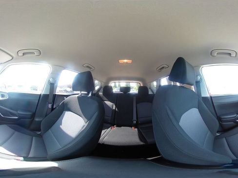 Used 2025 Kia Soul LX w/ LX Technology Package FWD image 40