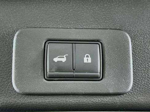 Used 2025 Nissan Murano SV FWD image 29