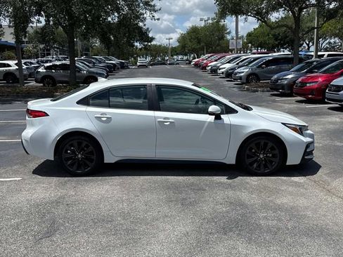 Used 2025 Toyota Corolla SE FWD image 2