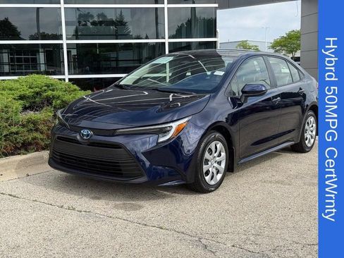 Used 2025 Toyota Corolla LE FWD image 7