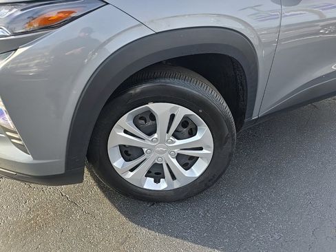 Used 2024 Chevrolet Trax LS image 2